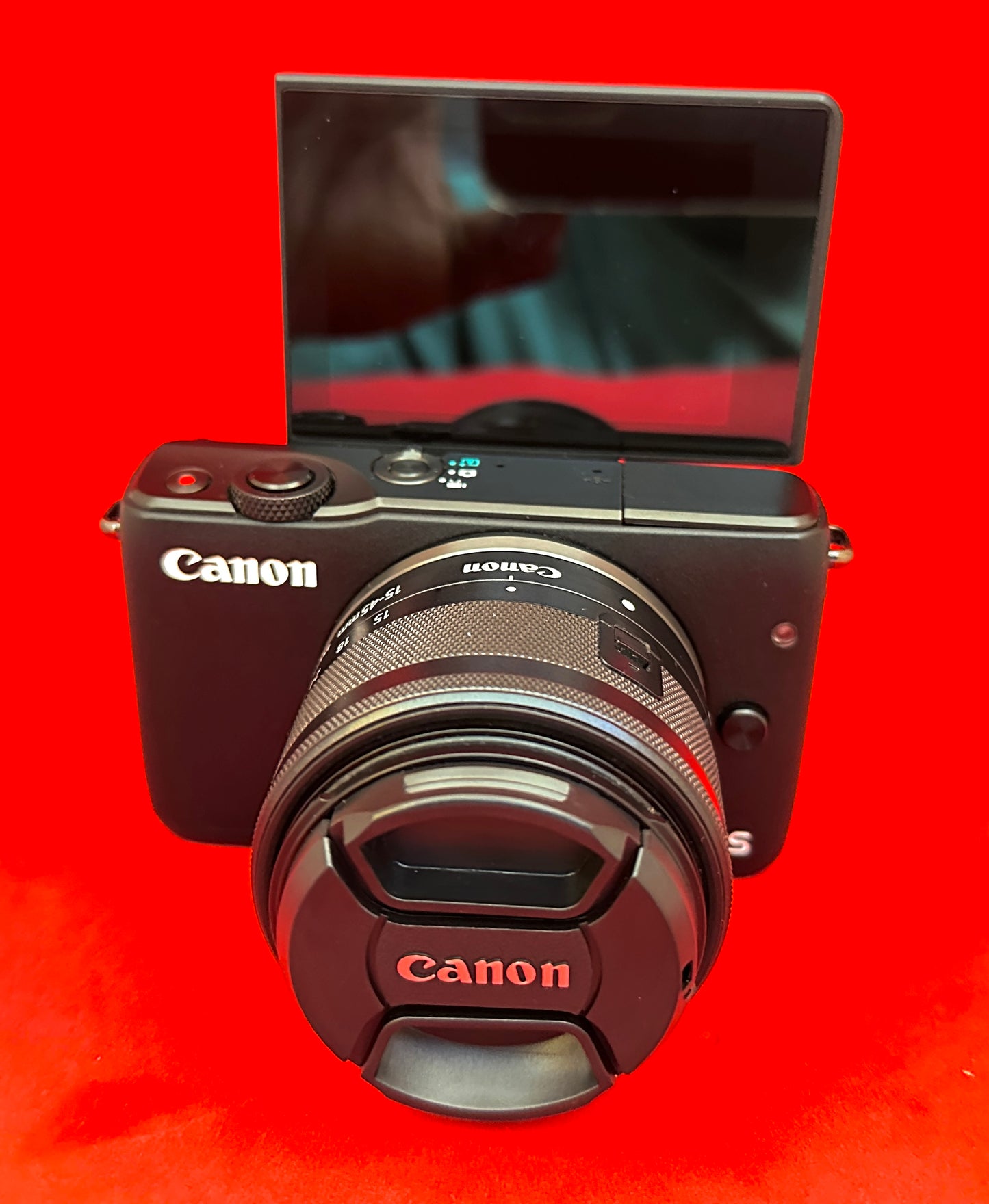 Canon EOS M10 Mirrorless Camera + 15-45mm EF-M Lens (used)