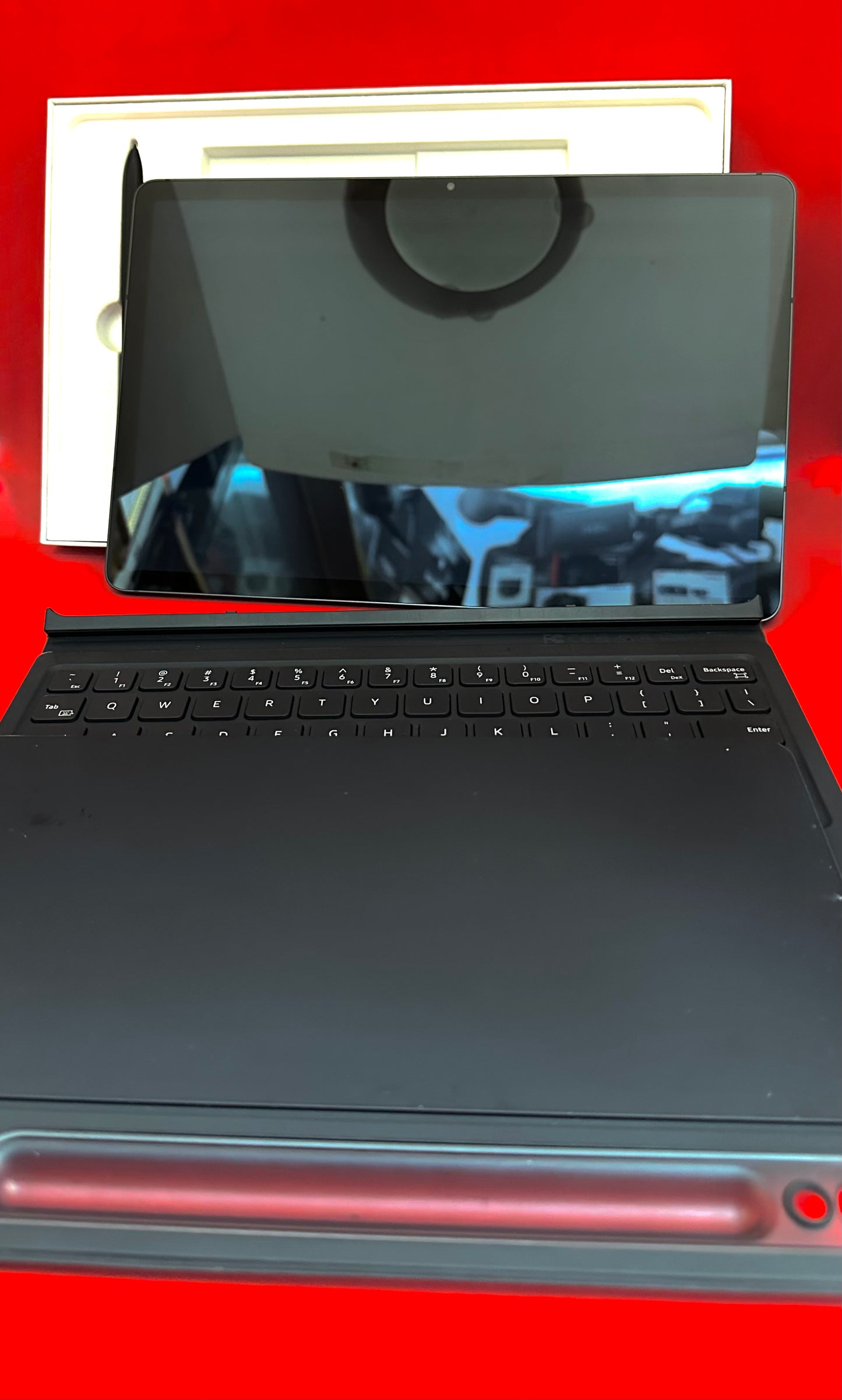 Samsung Galaxy Tab S9 5G 256GB Tablet + Samsung Galaxy keyboard (used)