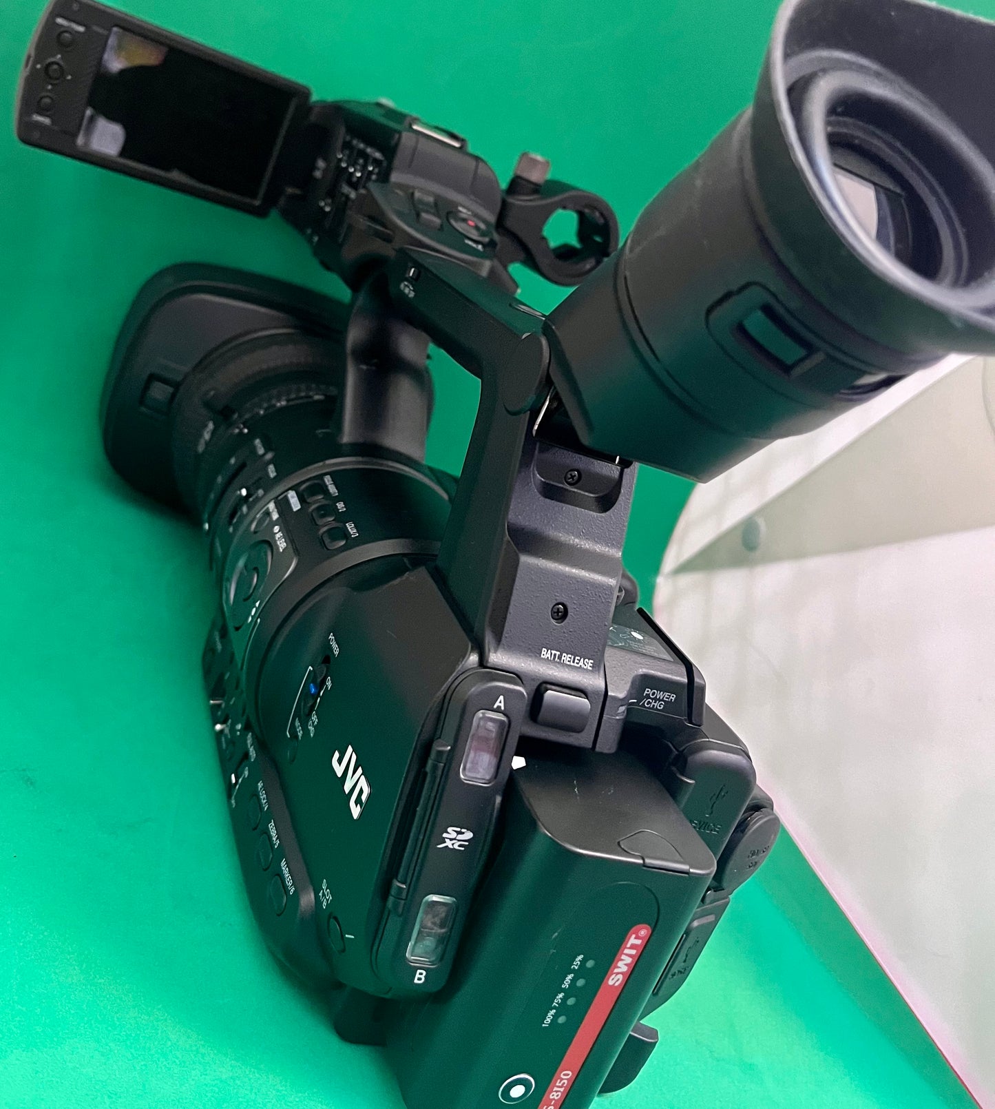 JVC GY-HM650E HD Camcorder (used)