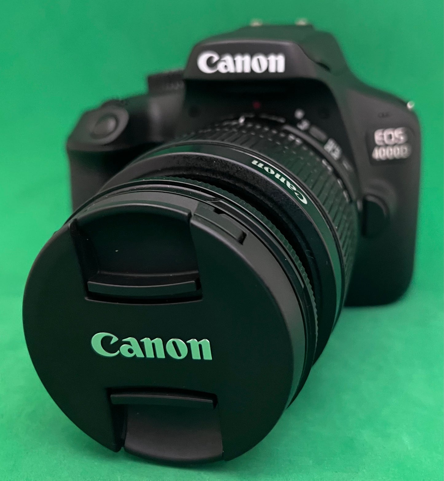 Canon EOS 4000D dslr EF-S 18-55mm F/3.5-5.6 III Zoom Lens (used)