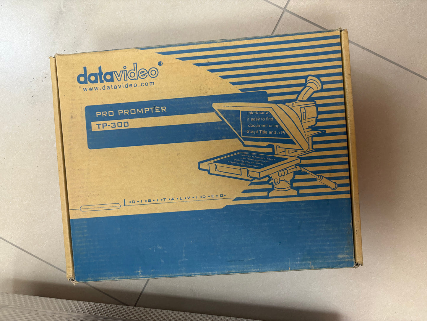Datavideo SE-700 4-input HD-SDI and HDMI Video Mixer Complete sets (pre-owned)