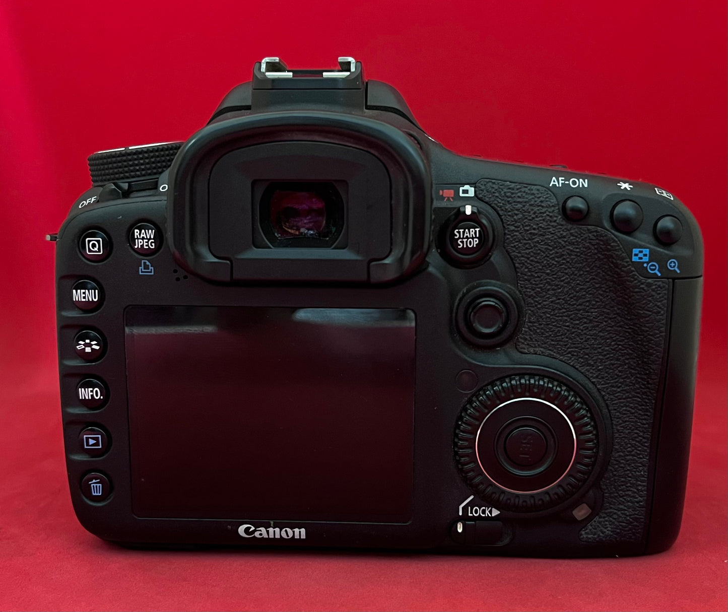 Canon EOS 7D DSLR Camera + 17-85mm lens (used)