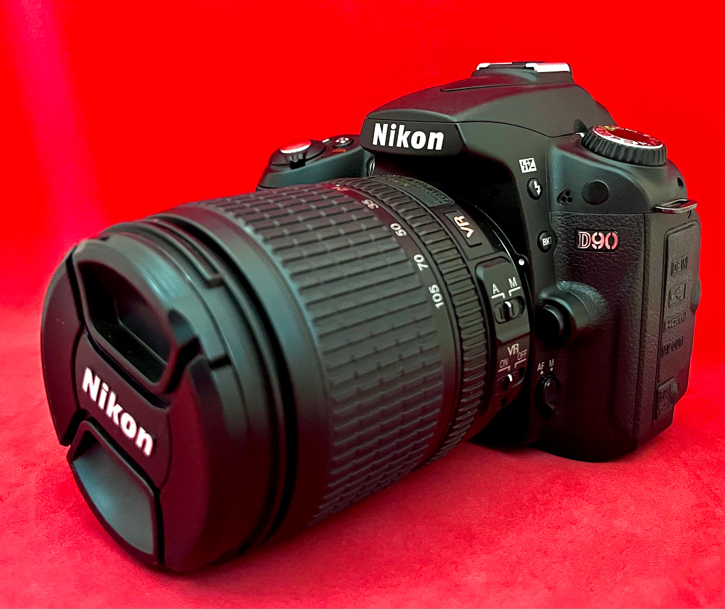 Nikon D90 with Lens 18-105mm (used)