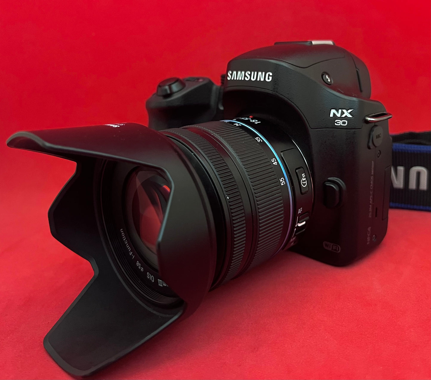 Samsung NX30 Digital Camera (used)