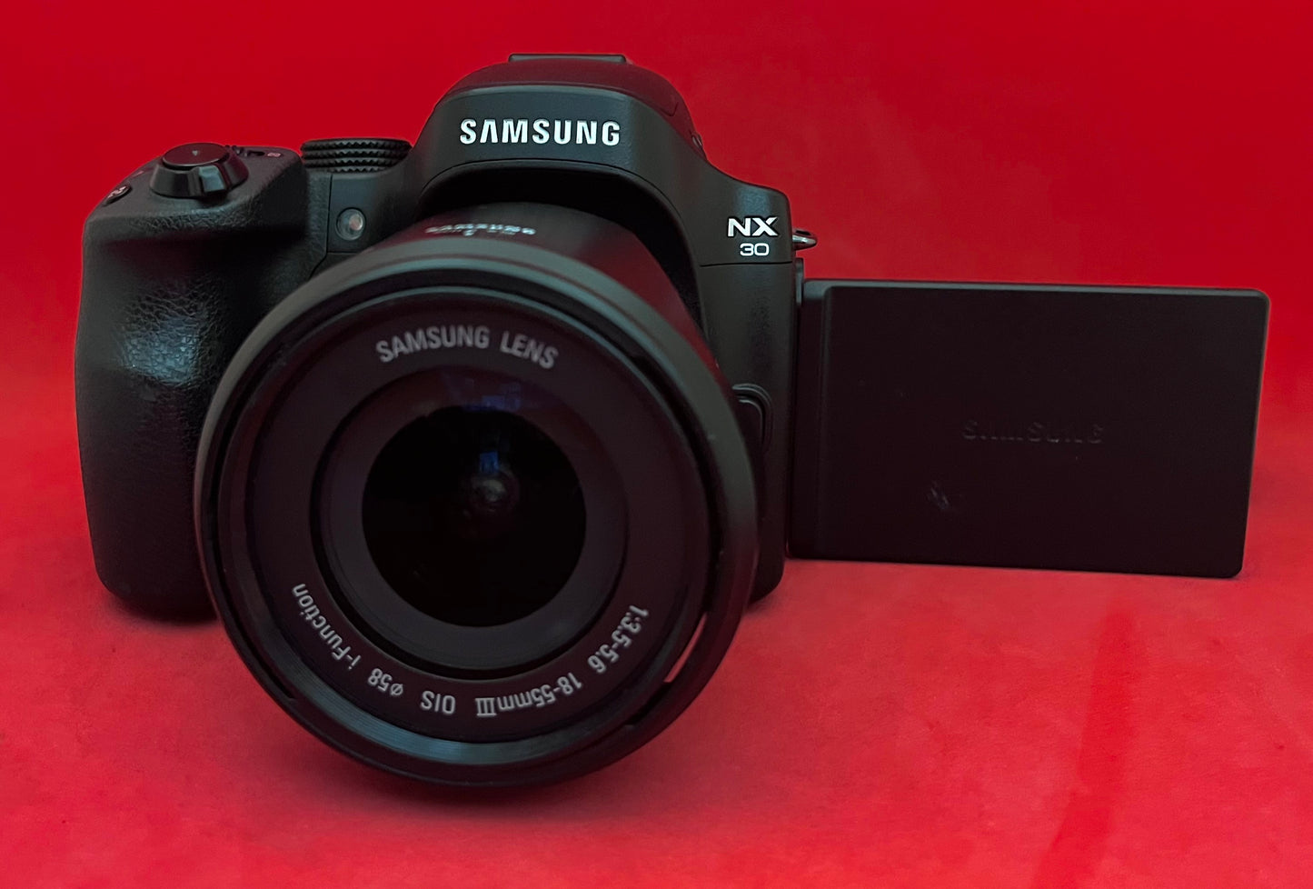 Samsung NX30 Digital Camera (used)