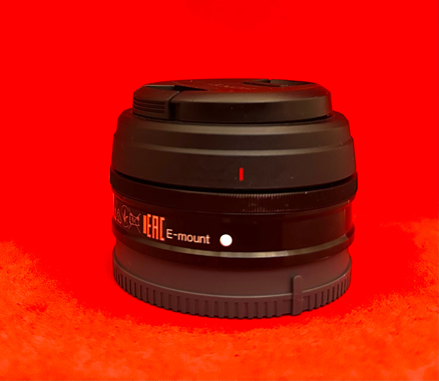 SONY E 20MM F/2.8 LENS (used)