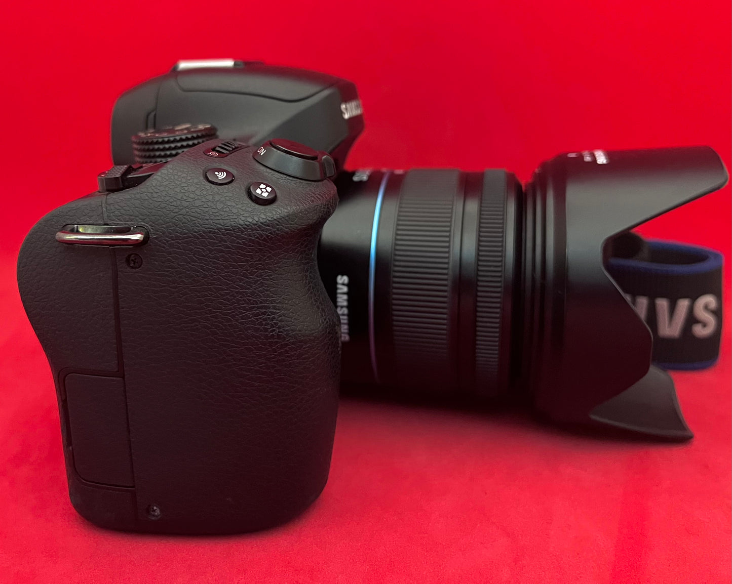 Samsung NX30 Digital Camera (used)