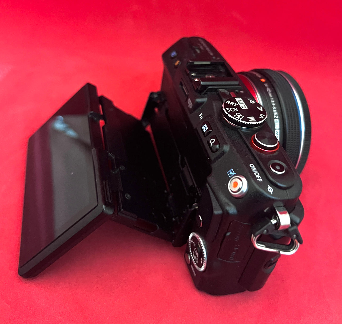 Olympus E-PL6 16MP with EZ 14-42mm Black (used)