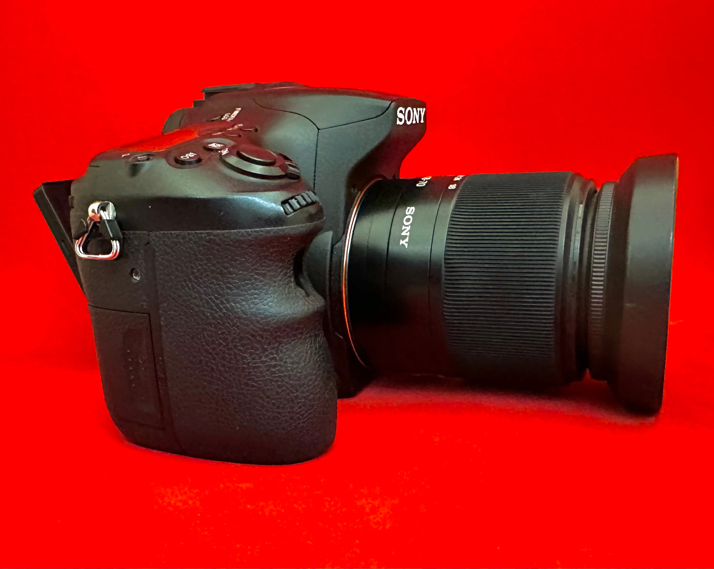Sony Alpha a77 + 18-70mm lens