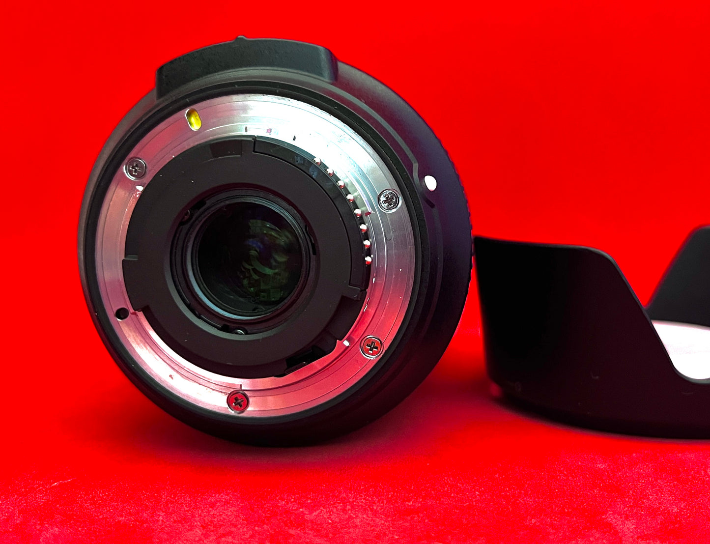 Nikon 18-300mm f/3.5-6.3G ED VR AF-S DX Nikkor Lens (used)