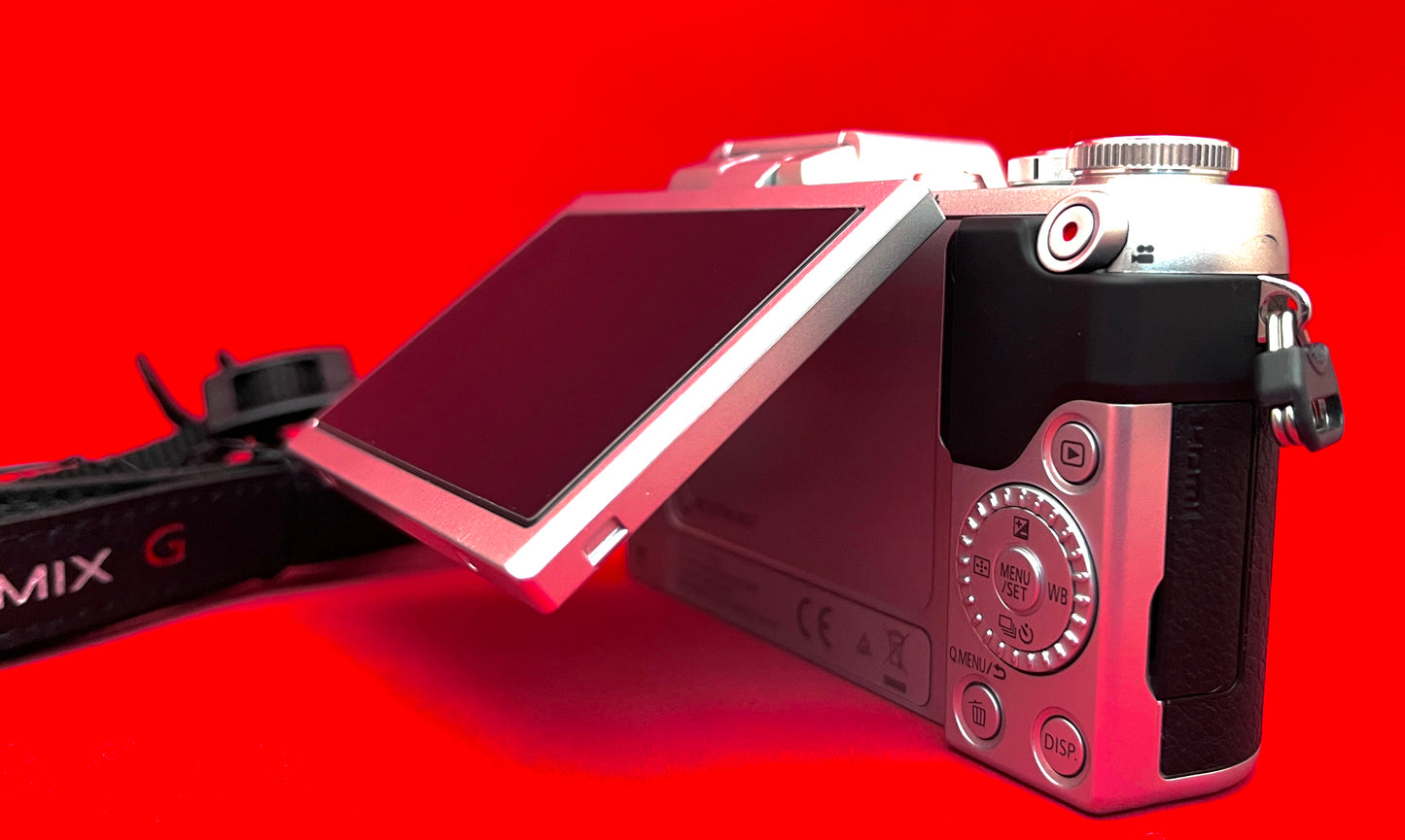 Panasonic Lumix DMC-GF7 (used)