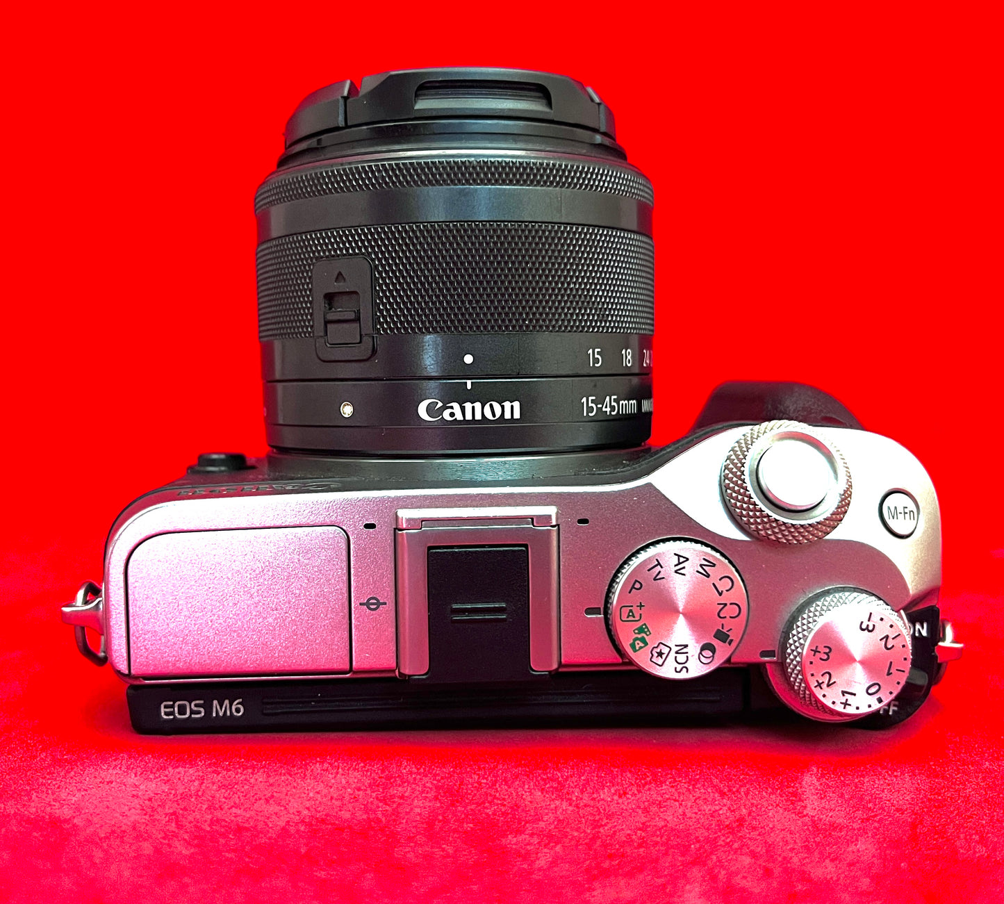 Canon EOS M6 Mirrorless Digital Camera with 15-45mm STM Lens Kit silver (used)