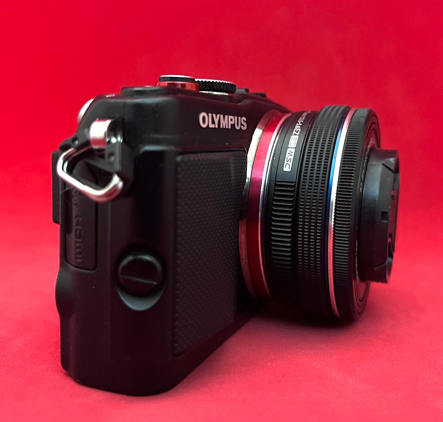 Olympus E-PL6 16MP with EZ 14-42mm Black (used)