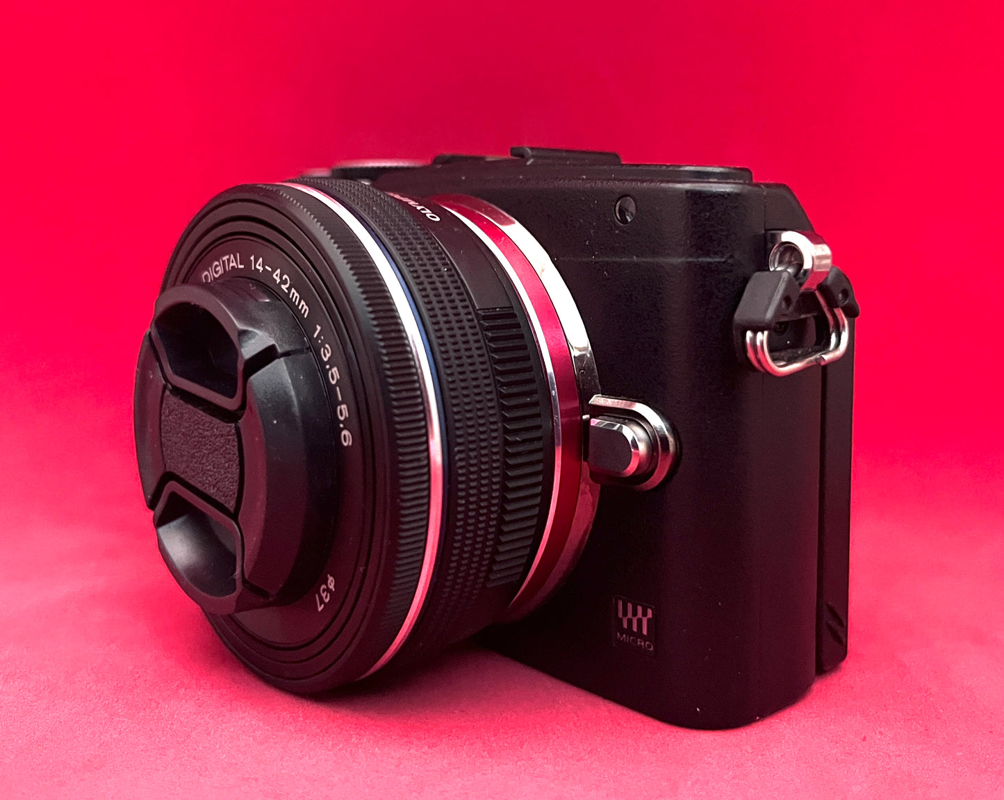 Olympus E-PL6 16MP with EZ 14-42mm Black (used)