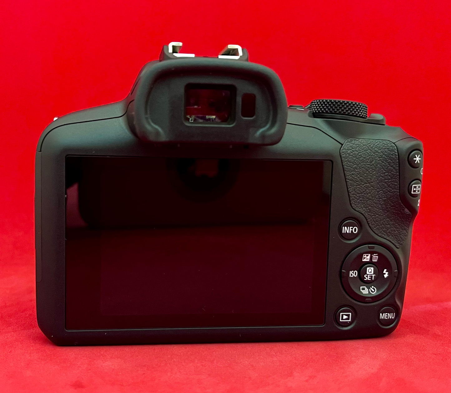 Canon EOS R100 Mirrorless Camera + RF-S 18-45mm Lens (used)