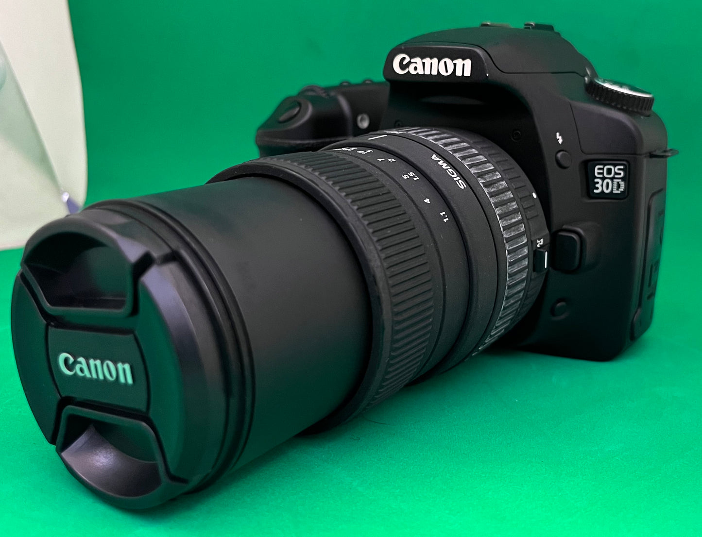 Canon EOS 30D Digital SLR Camera Body + Lens 55-200mm sigma (used)