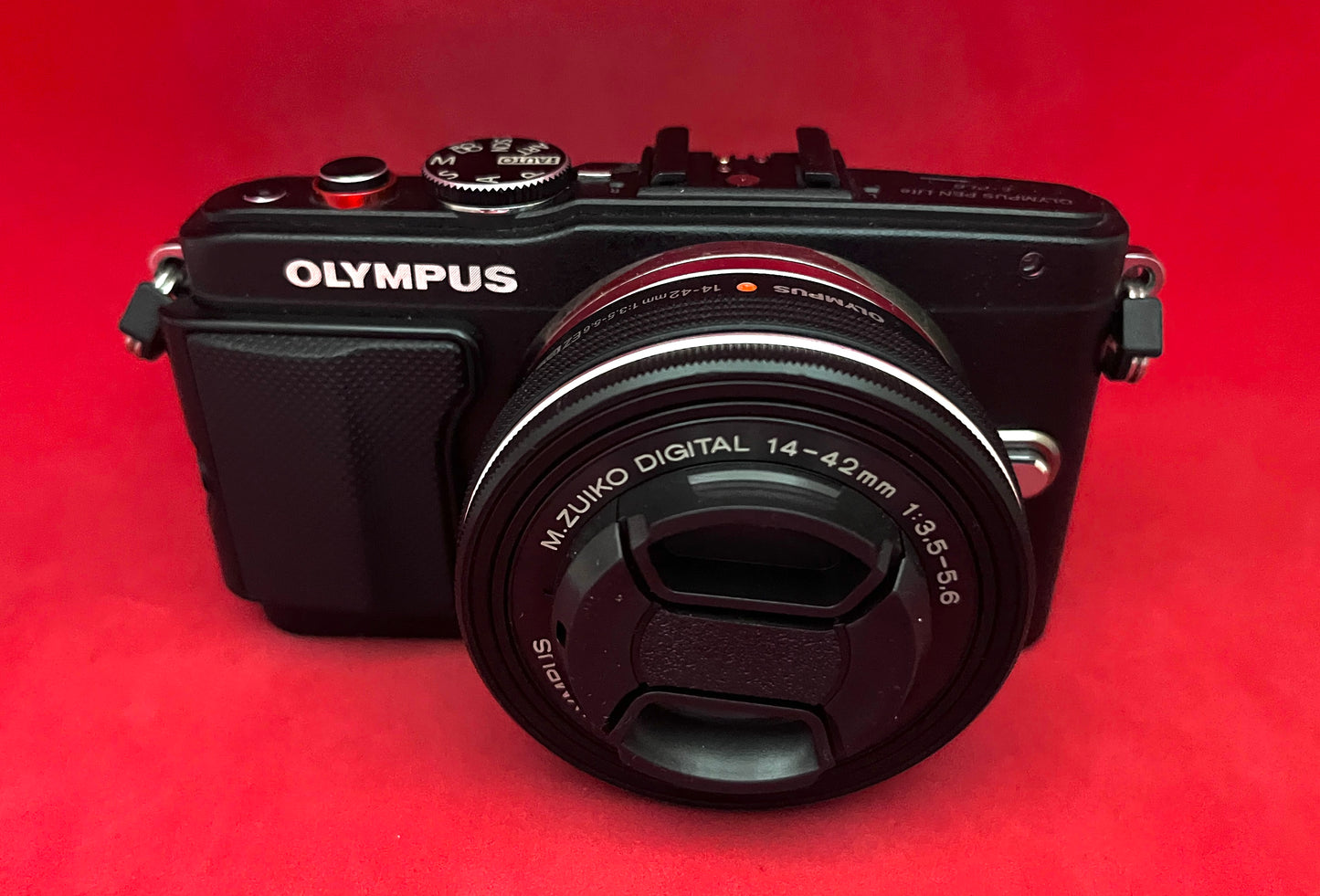 Olympus E-PL6 16MP with EZ 14-42mm Black (used)
