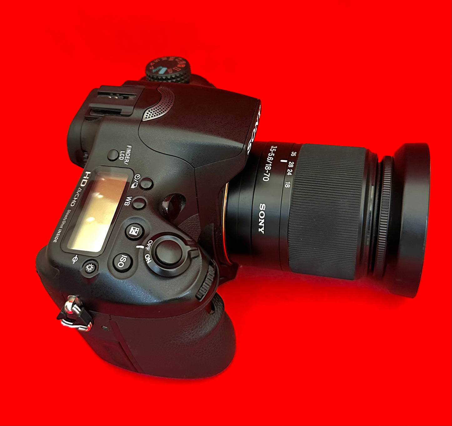Sony Alpha a77 + 18-70mm lens