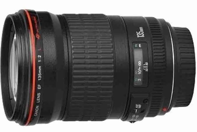 Canon 135mm f2 L EF Lens (used)