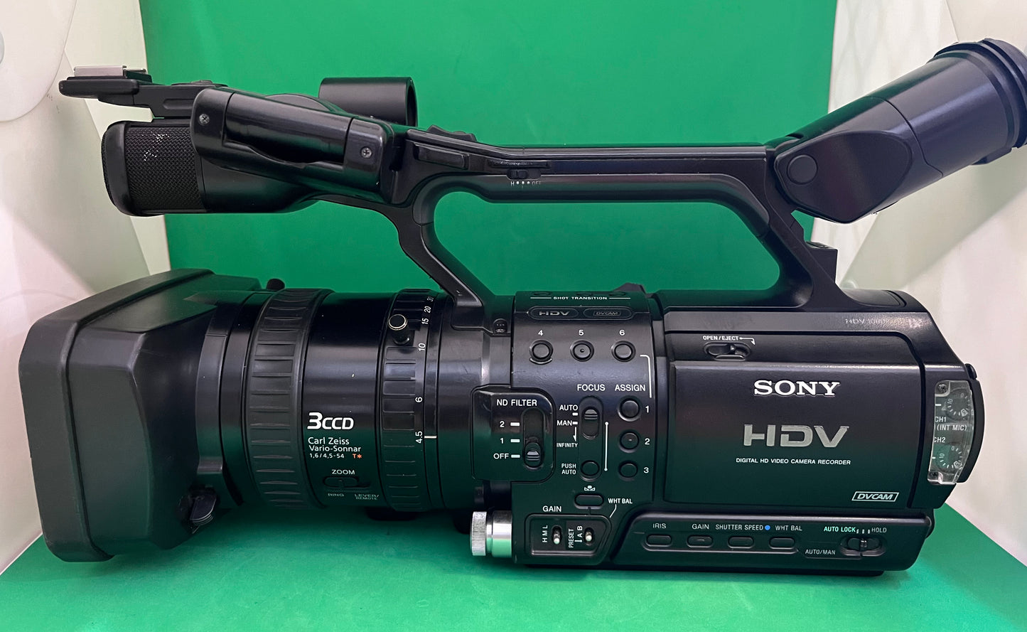 Sony HVR-Z1E HDV 3CCD Handheld Camcorder (used)