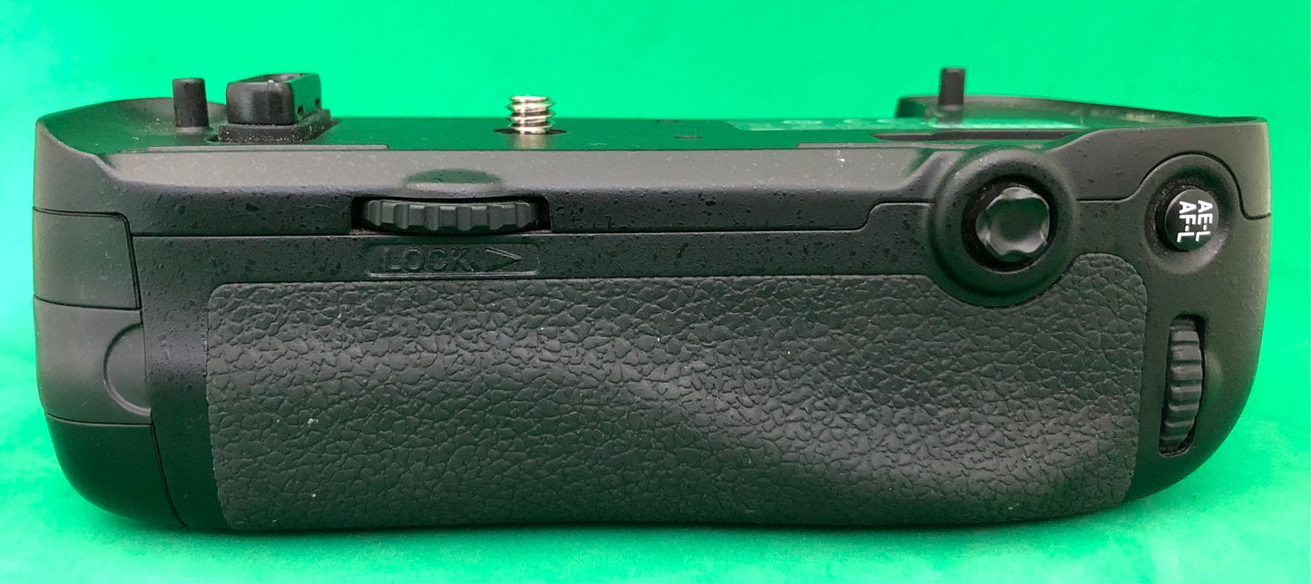 Nikon MB-D16 DSLR Battery Grip for D750 (used)