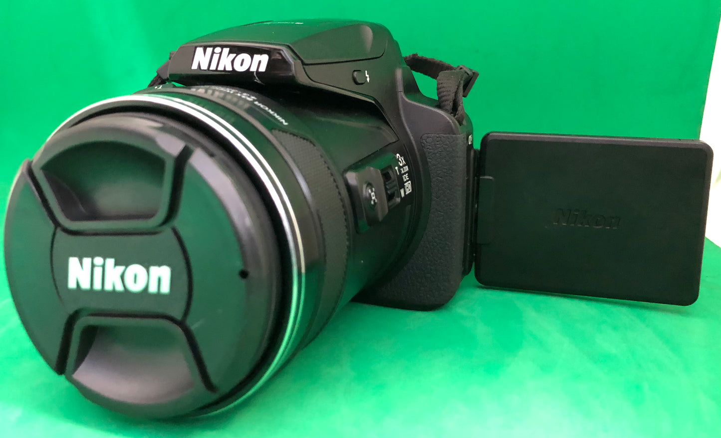 Nikon COOLPIX P900 Digital Camera - Black (used)