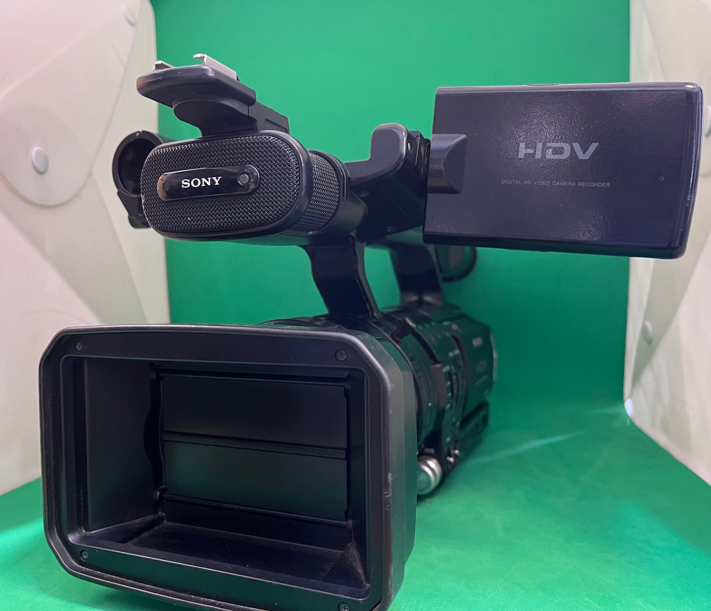 Sony HVR-Z1E HDV 3CCD Handheld Camcorder (used)
