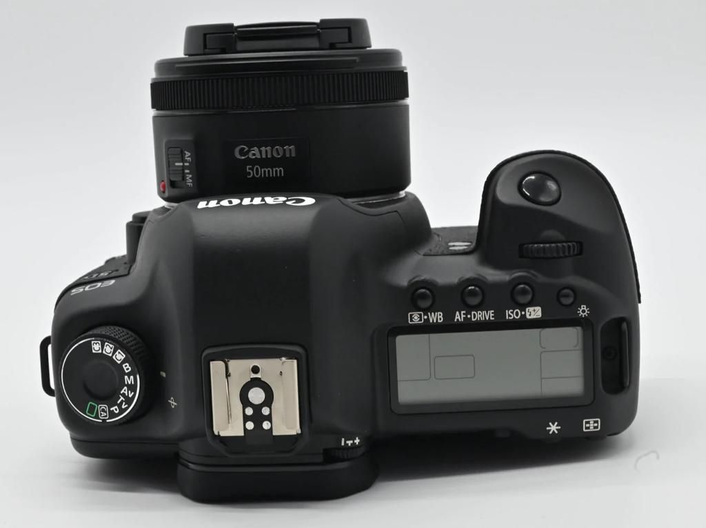 CANON EOS 5D Mark II + Lens 50mm f1:8 STM lens (used) – Luck Tech 