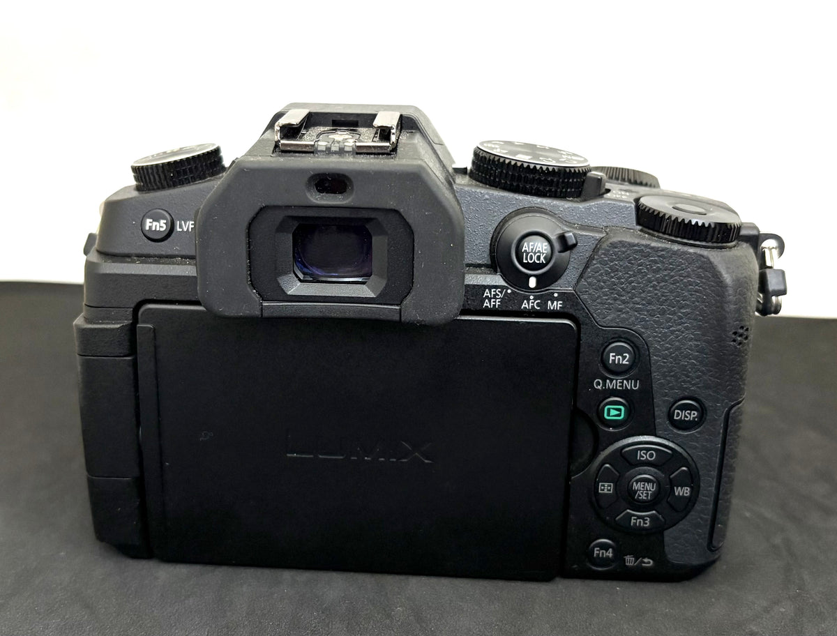 Panasonic Lumix G85 Mirrorless Camera with 12-60mm Lens (used)