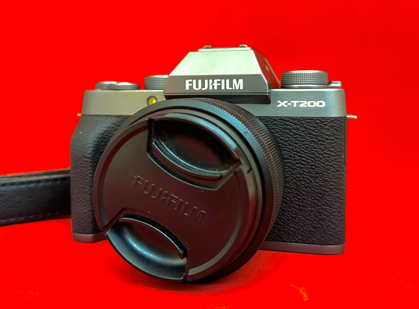 FUJIFILM X-T200 Mirrorless + 15-45mm Lens (used)