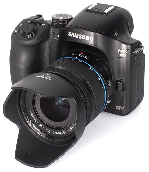 Samsung NX30 Digital Camera (used)