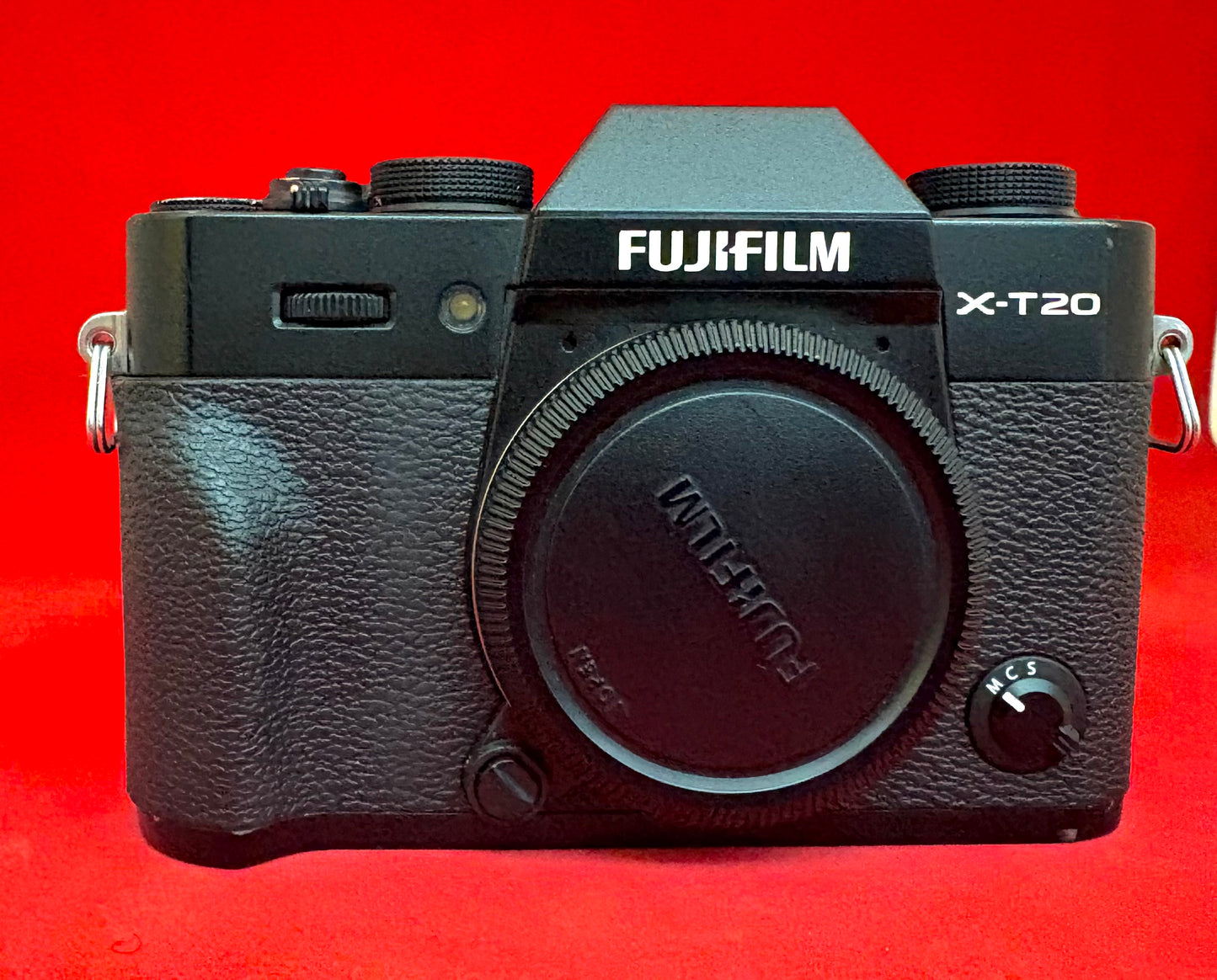 Fujifilm X-T20 Mirrorless Digital Camera Black, Body Only (used)