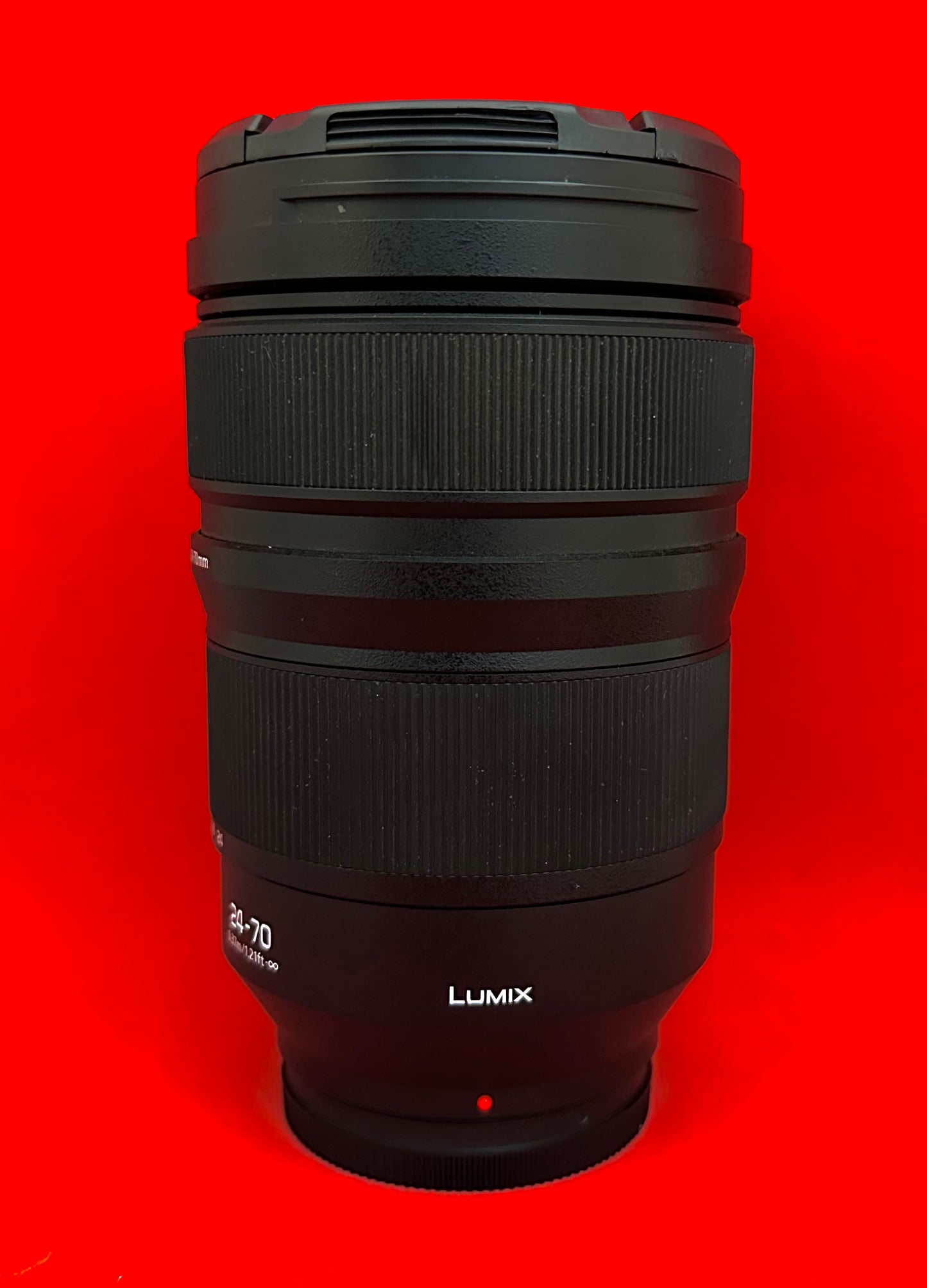 Panasonic Lumix S PRO f/2.8 lens 24-70 mm