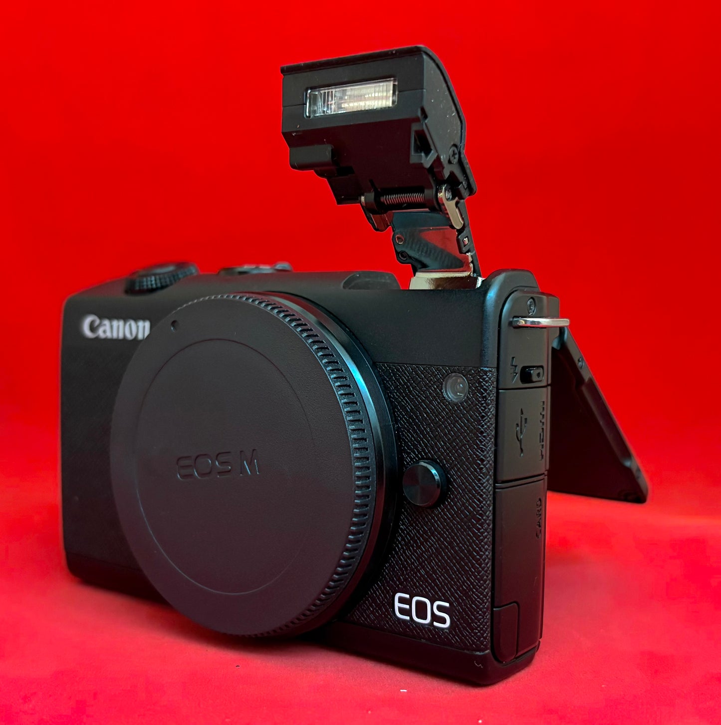 Canon EOS M200 Mirrorless Body only, (used)
