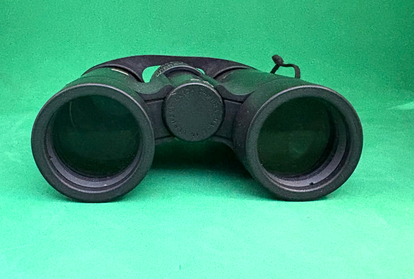 Leica Ultravid 8x32 HD Binoculars Black (used)