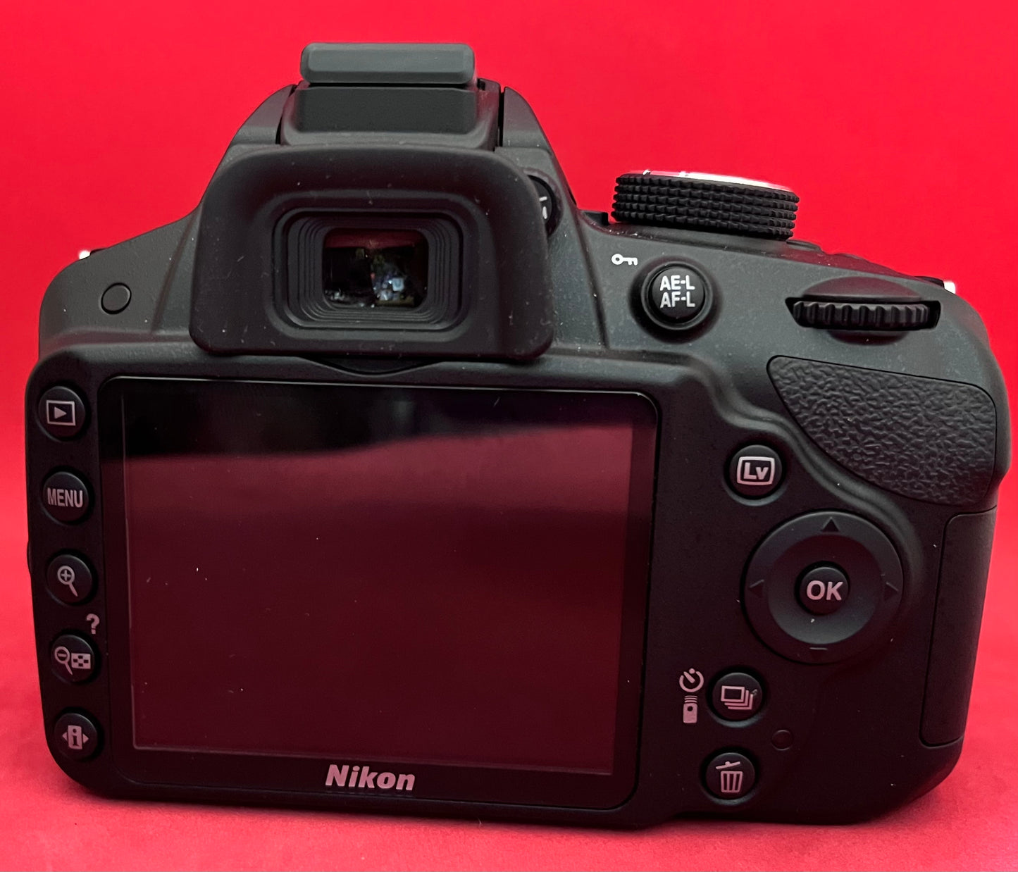 Nikon D3200 Camera 24.2 MP CMOS Digital SLR with 18-55mm f/3.5-5.6 Auto Focus-S DX VR NIKKOR Zoom Lens (USED)