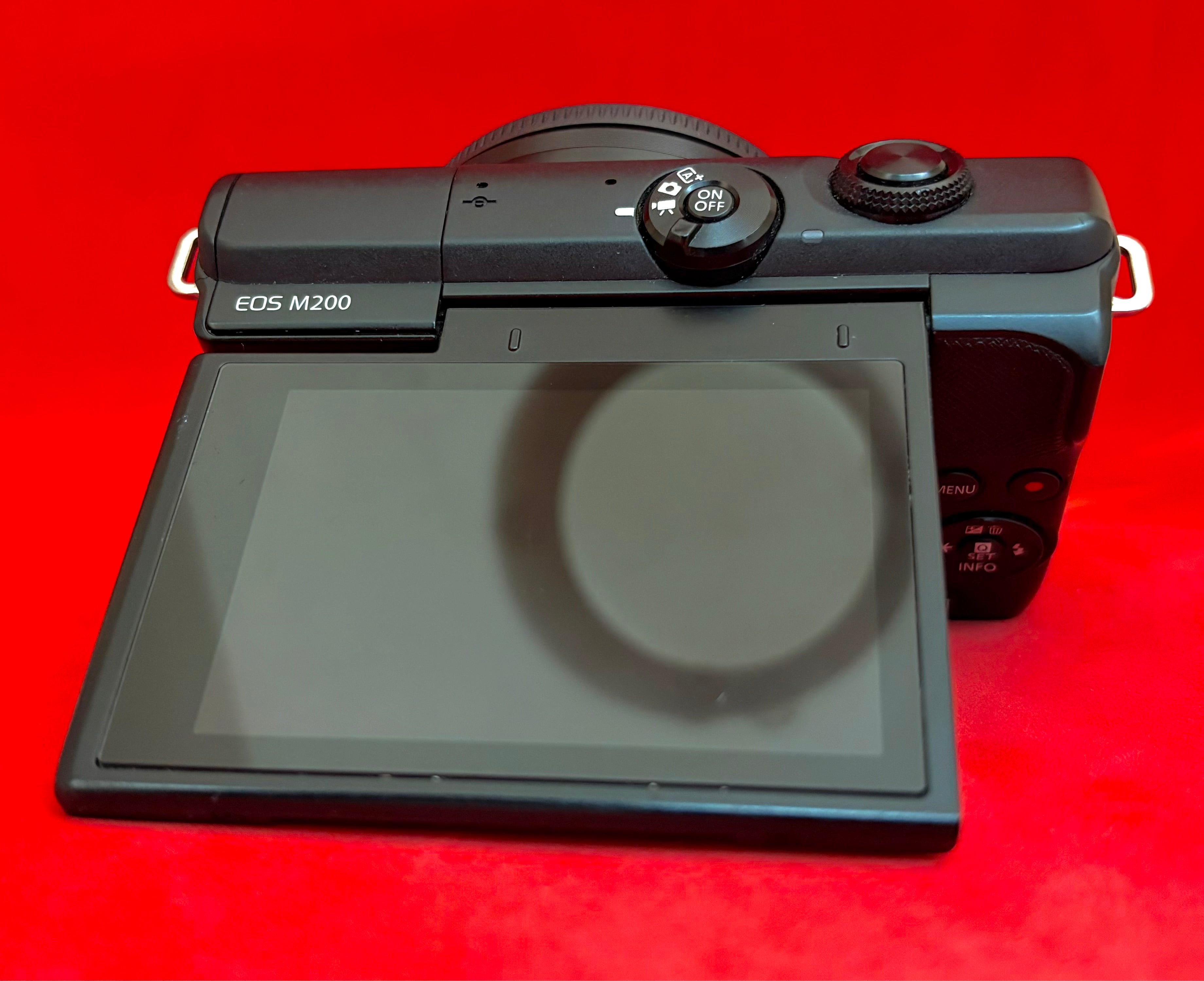 Canon EOS M200 Mirrorless Body only, (used) – Luck Tech Cameras