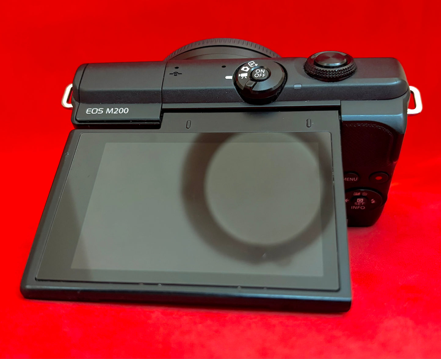 Canon EOS M200 Mirrorless Body only, (used)