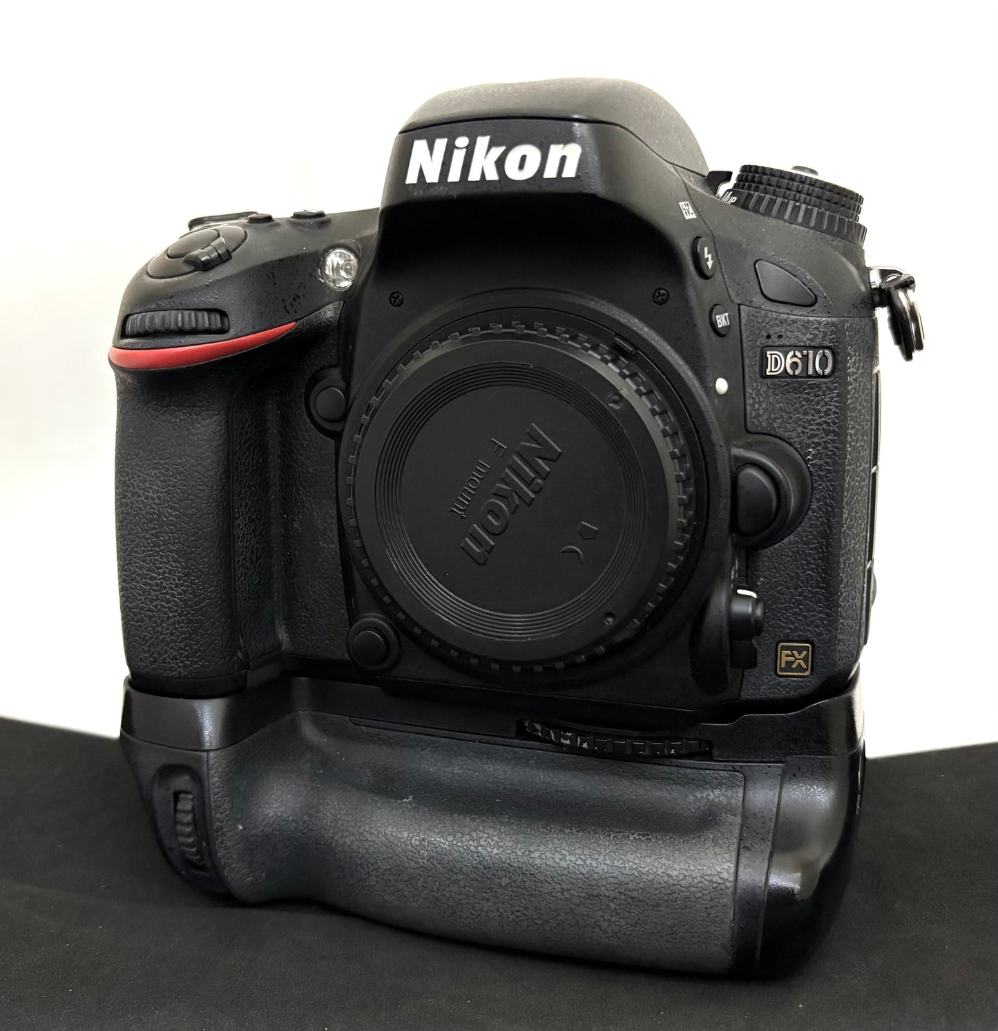 Nikon D610 24.3 MP Digital SLR Camera (Body Only) used
