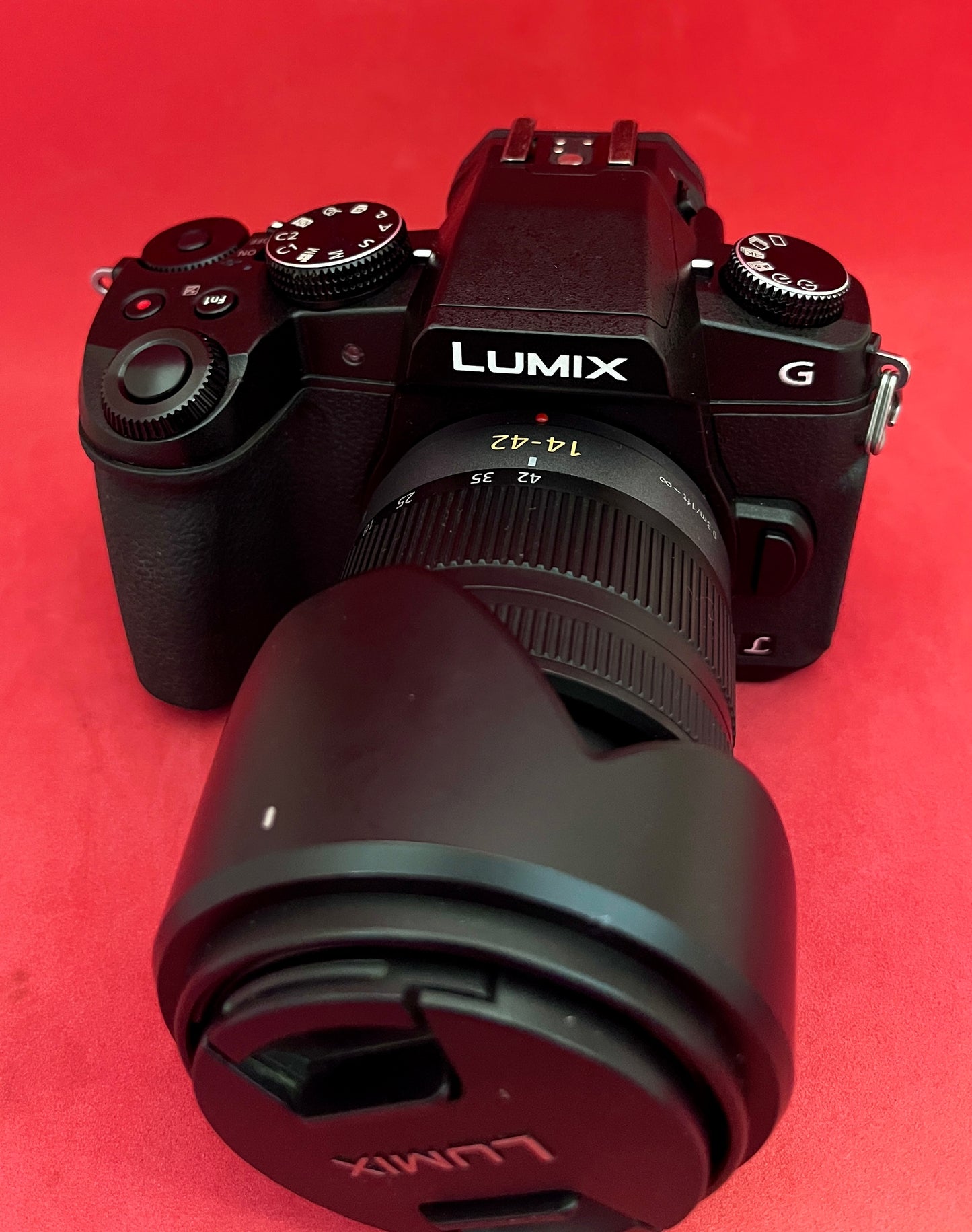 Panasonic Lumix G85 Mirrorless Camera with 14-42mm Lens