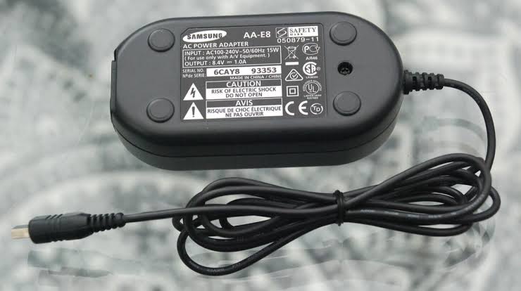 Samsung AA-E8 Genuine AC
Adapter Charger 8.4V Power Supply (used)