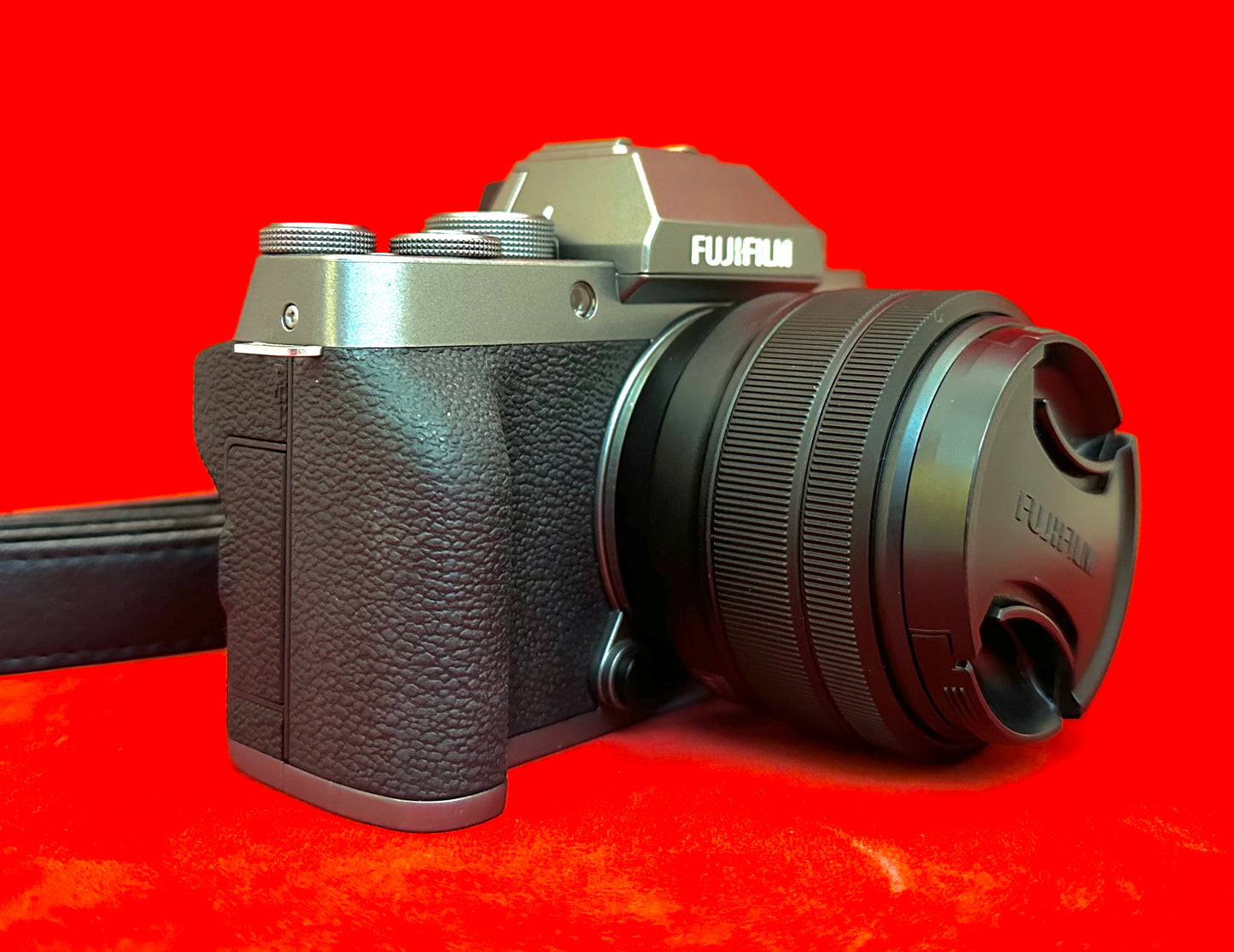 FUJIFILM X-T200 Mirrorless + 15-45mm Lens (used)