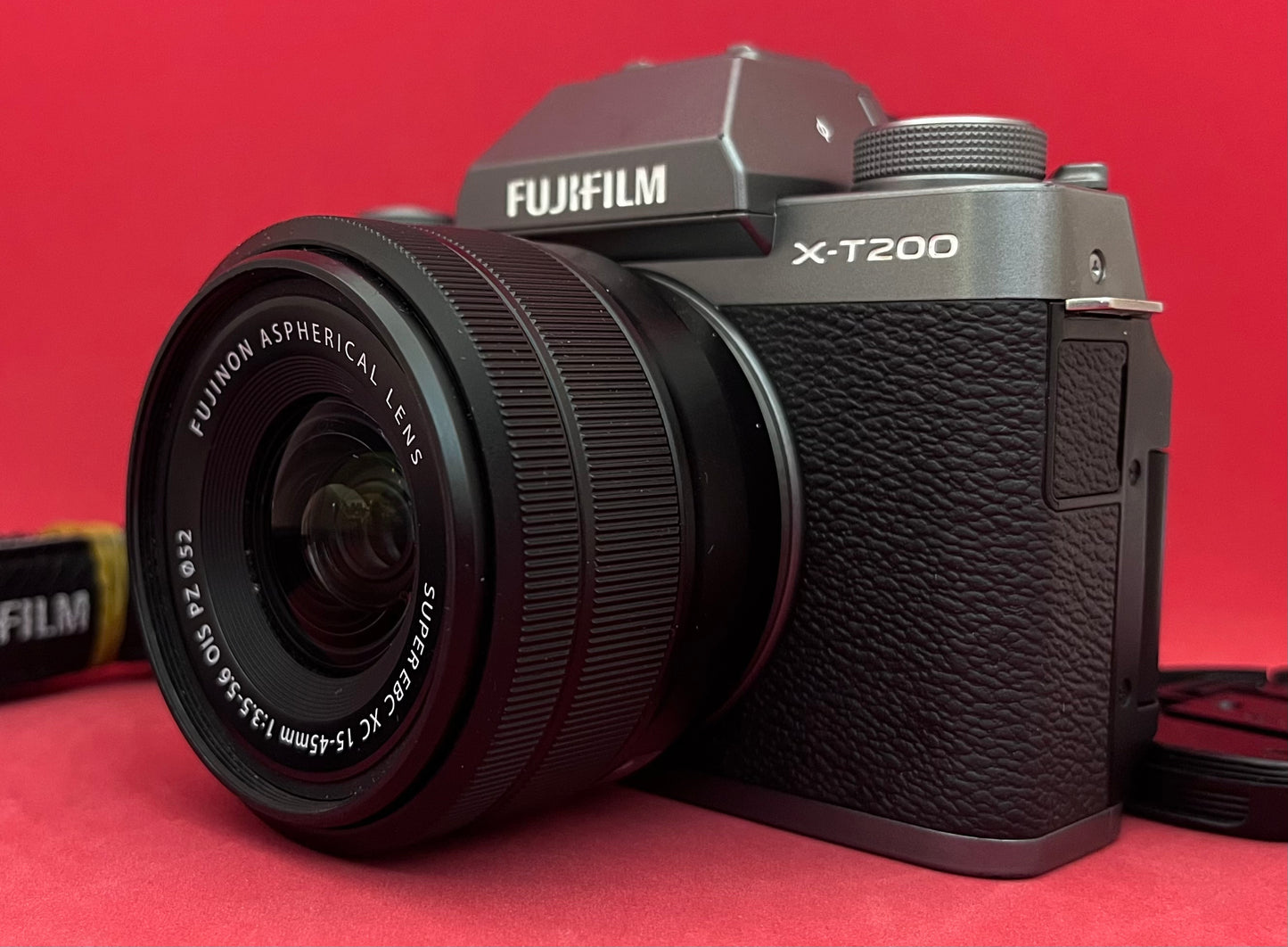 FUJIFILM X-T200 Mirrorless + 15-45mm Lens (used)