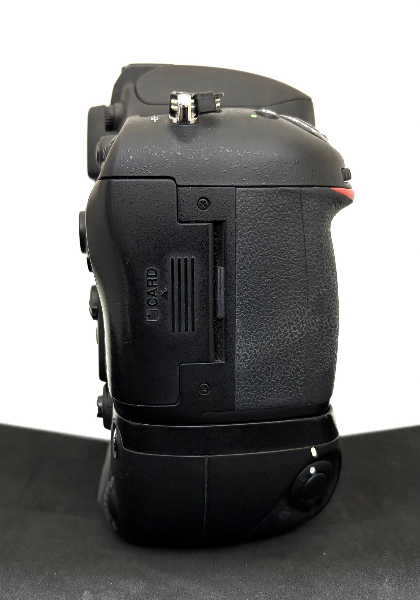 Nikon D610 24.3 MP Digital SLR Camera (Body Only) used