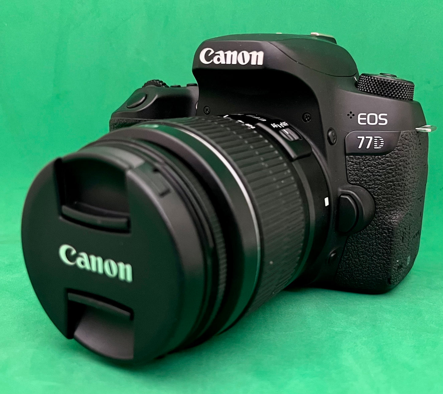 Canon Eos 77D with 18-55mm STM Lens (used)