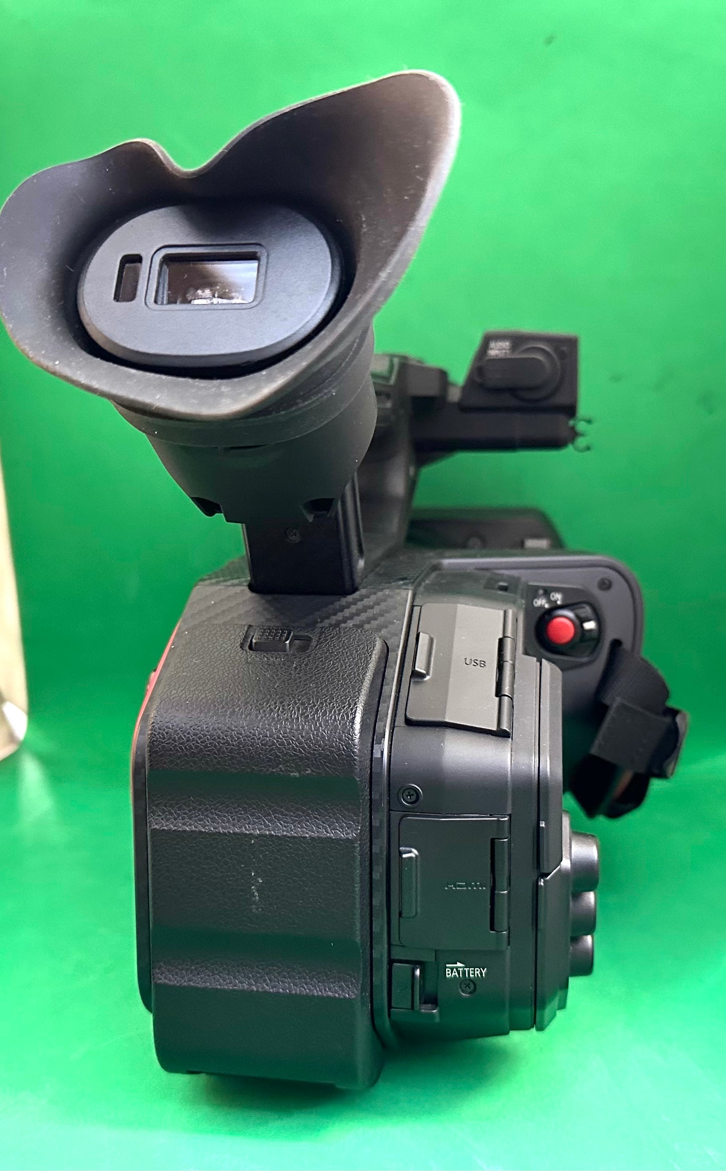 Panasonic AG-DVX200 4K Professional Camcorder (used)