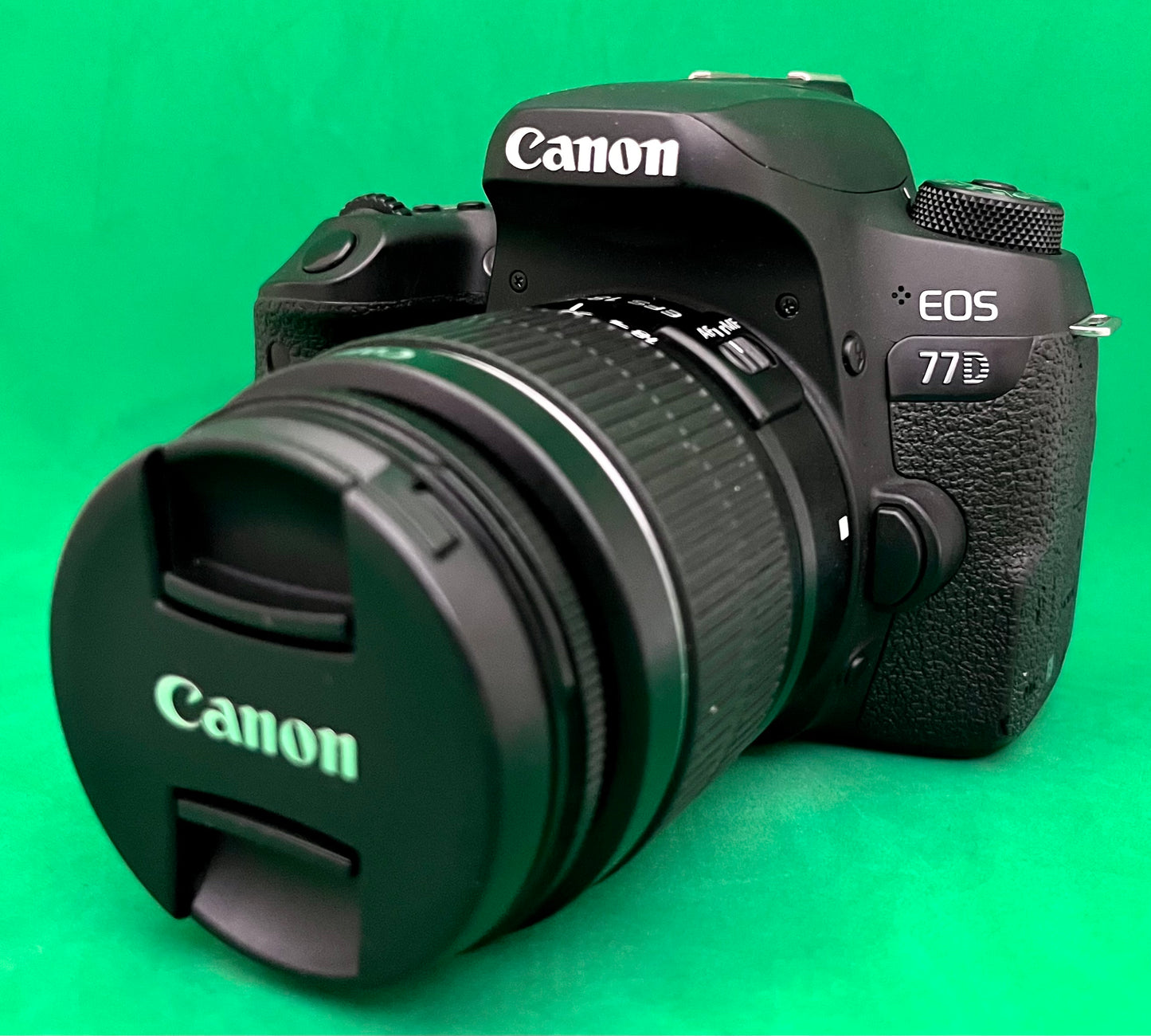 Canon Eos 77D with 18-55mm STM Lens (used)