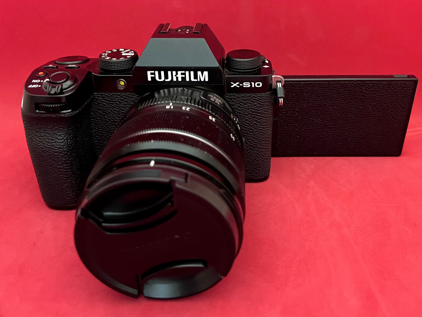 FUJIFILM X-S10 Mirrorless Digital Camera (used)