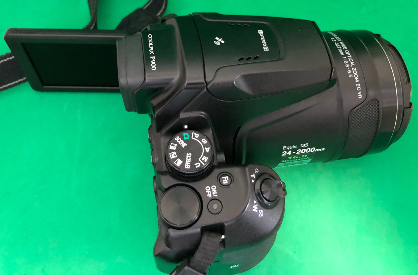 Nikon COOLPIX P900 Digital
Camera (used)