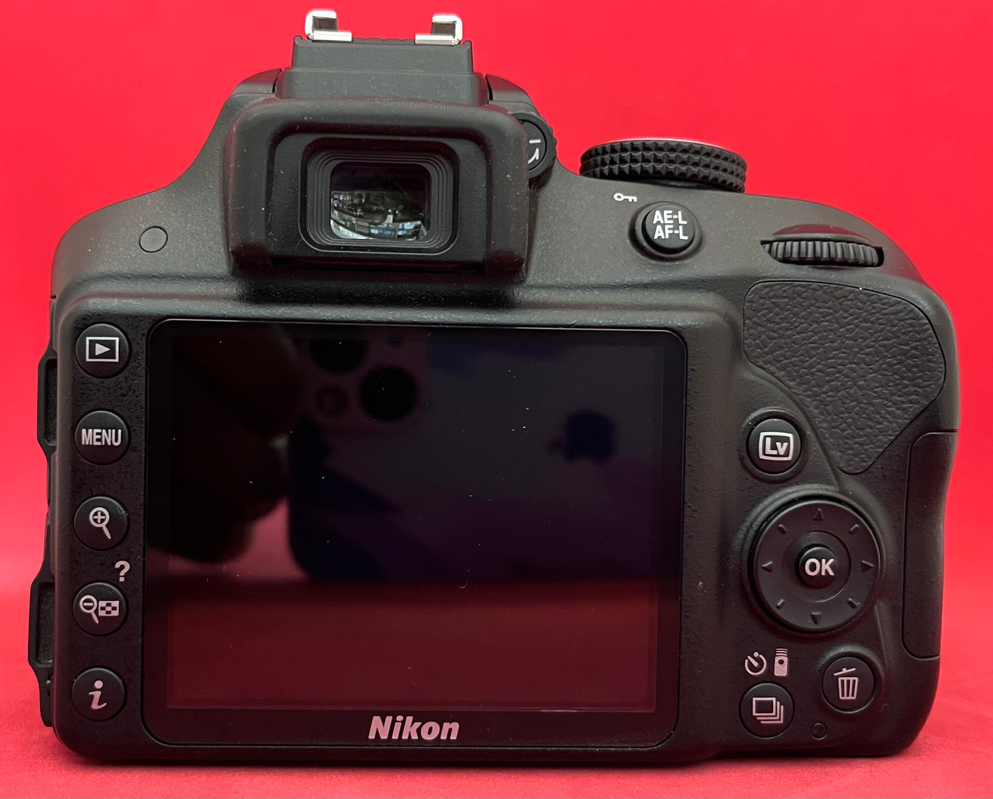 Nikon D3300 24.2 MP CMOS Digital SLR with Auto Focus-S DX Nikkor 18-55mm f/3.5-5.6G VR II Zoom Lens (used)